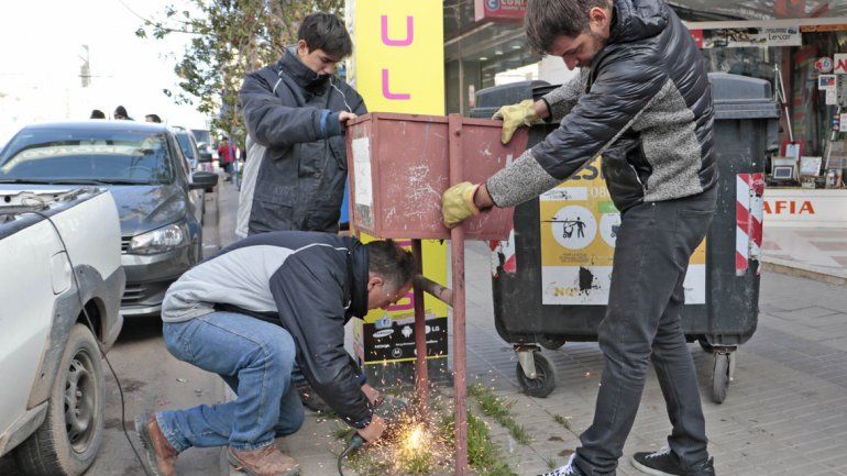 El retiro de los canastos busca mejorar la transitabilidad en el centro.