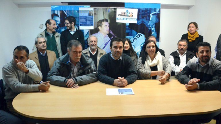 El candidato del PJ estuvo con Soledad Martínez y Javier Bertoldi.