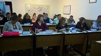 Concejales de Plottier, ayer, durante la sesión. Concejales de Plottier, ayer, durante la sesión.