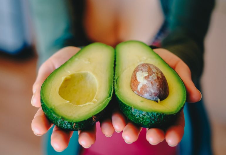 Cómo guardar la mitad de una palta para que no se ponga negra