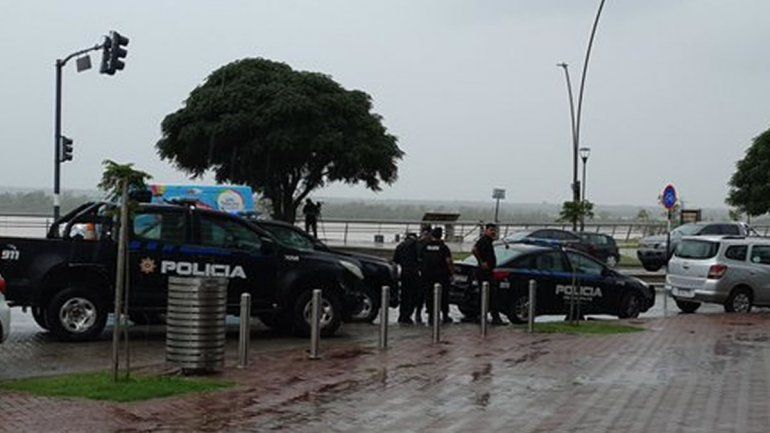 Insólito: detuvieron a una pareja por romper la cuarentena a pura fiesta en su departamento