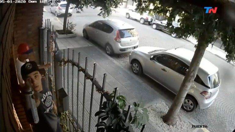 Su víctima los escrachó y la amenazaron