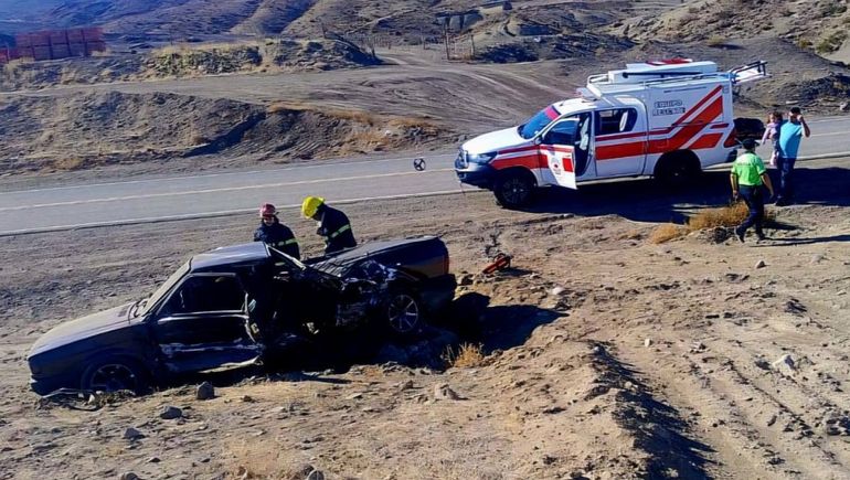 Ruta 40: dos camionetas protagonizaron un violento choque a la altura de Chos Malal