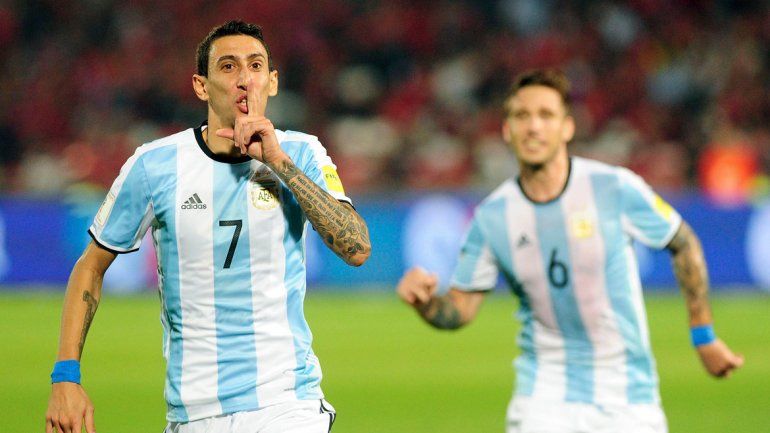 Di María mandó a callar al público chileno.