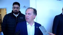 Luis Bertolini saliendo de la Sala 12 del Poder Judicial de Neuquén tras concoer que no irá a prisión domiciliaria. Luis Bertolini saliendo de la Sala 12 del Poder Judicial de Neuquén tras concoer que no irá a prisión domiciliaria.
