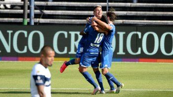 Thiago Almada convirtió el primer gol de Vélez. Thiago Almada convirtió el primer gol de Vélez.