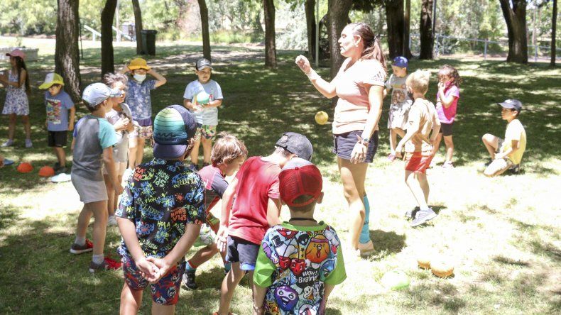 En diciembre arrancan las colonias de vacaciones. | LM Neuquen En diciembre arrancan las colonias de vacaciones.