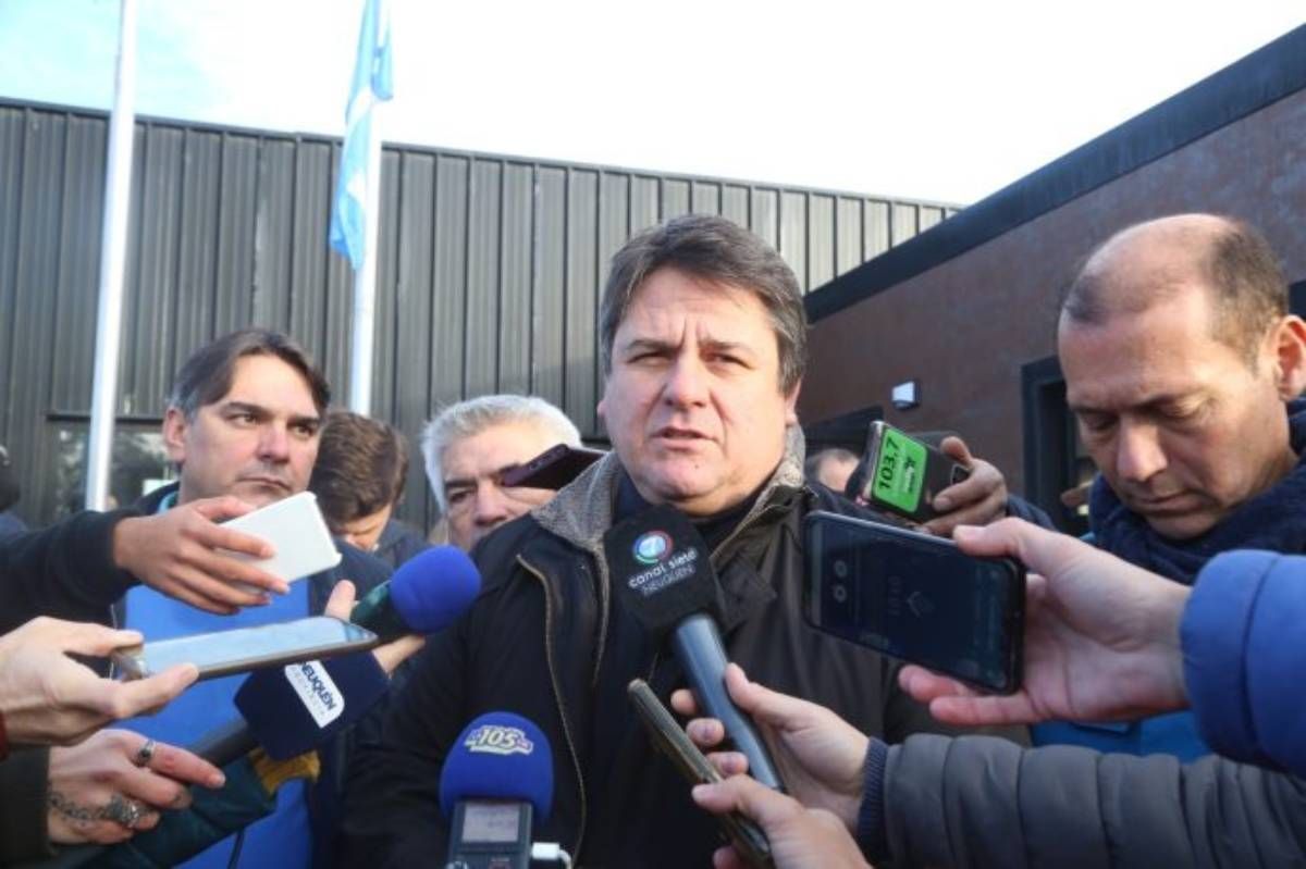 El intendente de Neuquén, Mariano Gaido, junto con Omar Gutiérrez.&nbsp;