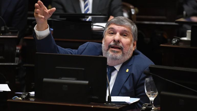 José Mayans cruzó a Cristina Kirchner. José Mayans cruzó a Cristina Kirchner.