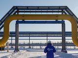 FOTO DE ARCHIVO: El gasoducto Power Of Siberia de Gazprom en la estación de compresores Atamanskaya, a las afueras de la ciudad de Svobodny, en el extremo oriental de Rusia, 29 de noviembre de 2019.