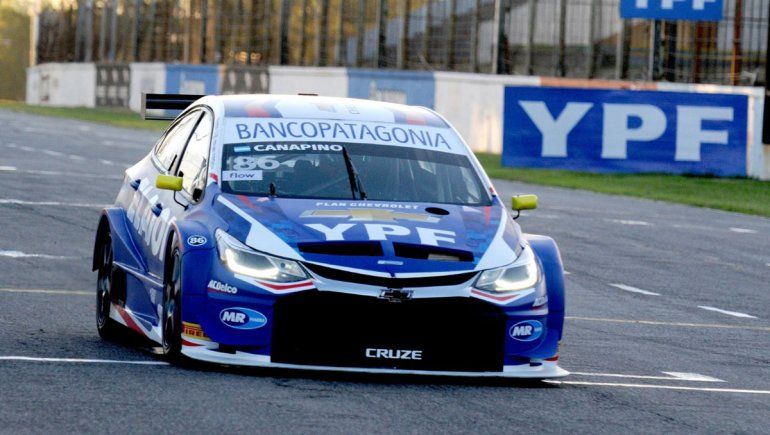 Agustín Canapino dominó el entrenamiento vespertino del Súper TC2000 en Buenos Aires.