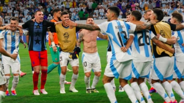 La Selección cantando y festejando tras ganarle a Canadá La Selección cantando y festejando tras ganarle a Canadá