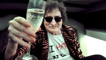la vida de charly garcia: los 70 anos de un genio la vida de charly garcia: los 70 anos de un genio