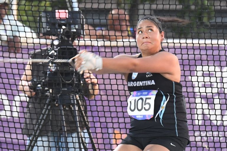 Giuliana Baigorria compitió en lanzamiento de martillo. Fotos: Sergio Dovio