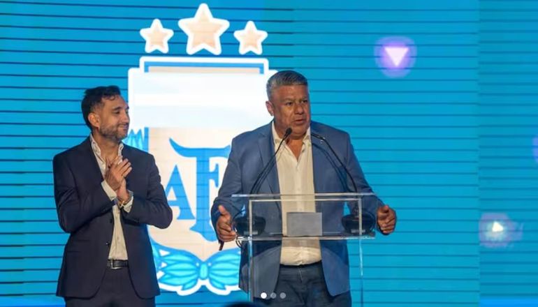 Claudio Tapia y Maximiliano Vallejo, dueño de Sru Finanzas, denunciada por el Gobierno por lavado de dinero. Claudio Tapia y Maximiliano Vallejo, dueño de Sru Finanzas, denunciada por el Gobierno por lavado de dinero.