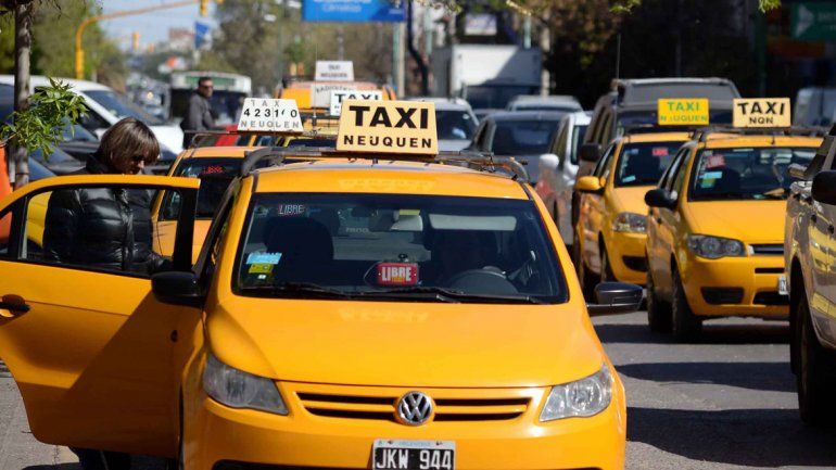 Quieren adelantar una hora la tarifa nocturna de los taxis