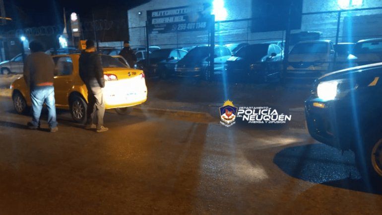 Destrozó un taxi en el San Lorenzo y lo mandaron al hospital