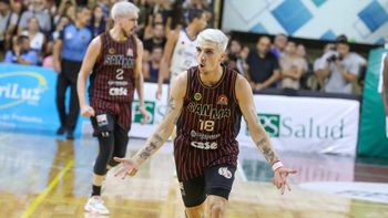 Agustín Pérez Tapia anotó 12 puntos en la victoria en el clásico correntino. Foto: Básquet Plus. Agustín Pérez Tapia anotó 12 puntos en la victoria en el clásico correntino. Foto: Básquet Plus.