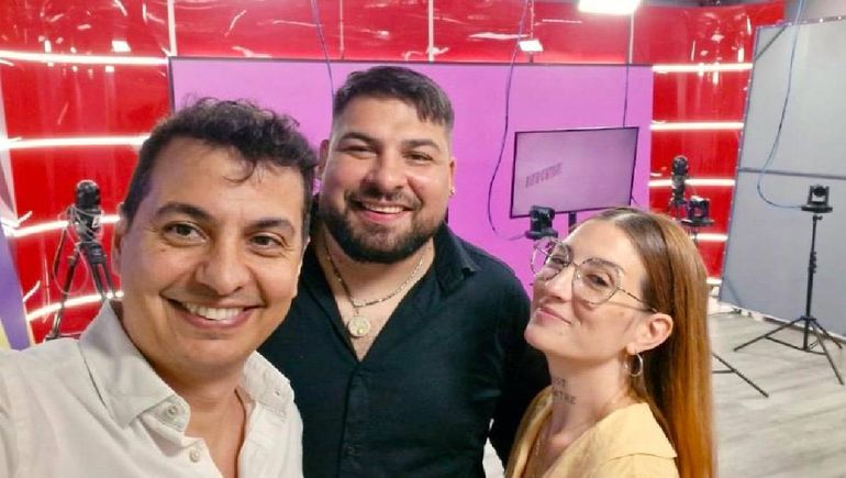 Emiliano Sapag, Traful Berbel y Roma Andrian, en una selfie en los estudios de LM Play. Emiliano Sapag, Traful Berbel y Roma Andrian, en una selfie en los estudios de LM Play.