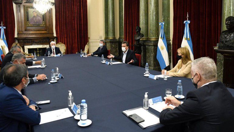 Massa, Uñac y Sagasti se reunieron para promover el desarrollo vitivinícola