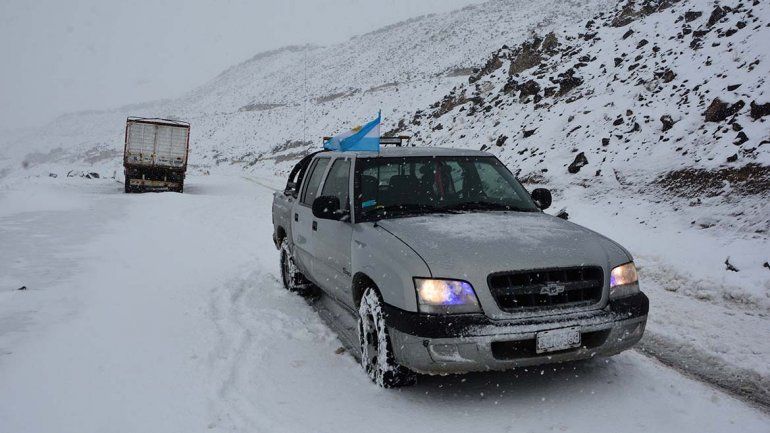 La cordillera sigue aislada: cortes de ruta, problemas de servicios y clases suspendidas