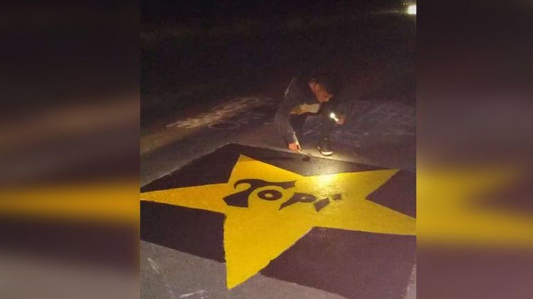 Hace dos días colocaron la estrella amarilla sobre la Ruta 22 en Plottier.