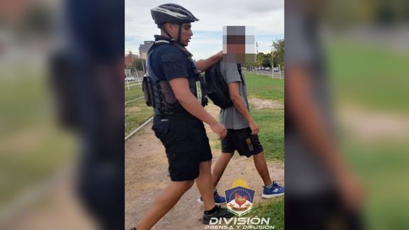 Un vecino agarró a dos jóvenes que intentaban robar en su casa