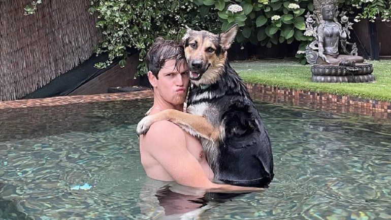 Actor de Netflix y su perrito llenan de amor todo Instagram
