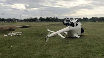 video: un helicoptero se estrello a metros de una autopista video: un helicoptero se estrello a metros de una autopista