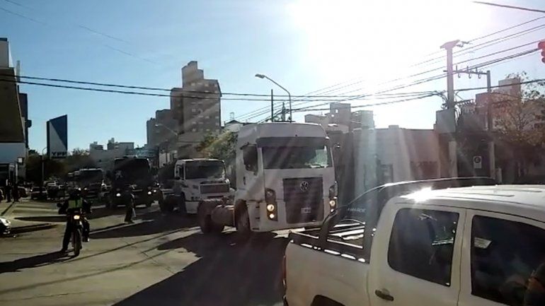 Camioneros amenazan con bloquear accesos a yacimientos petroleros