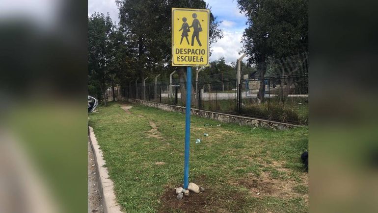 La Angostura: los alumnos de 5° se disculparon por los destrozos