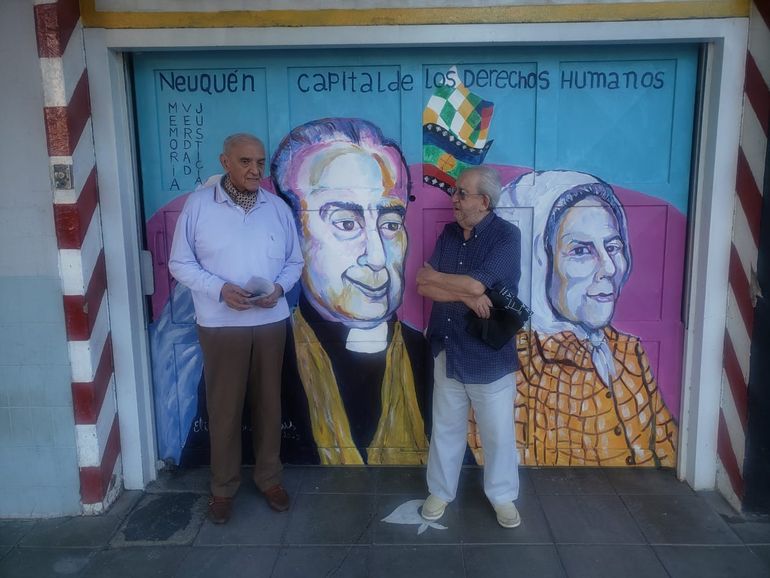 En el edificio Torre de Periodistas se inauguró el mural “Neuquén, capital de los derechos humanos”.