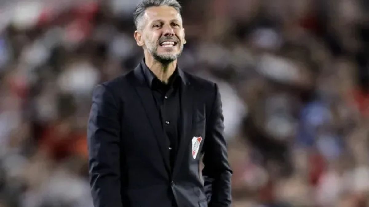 El técnico de River, Martin Demichelis, estudia los refuerzos