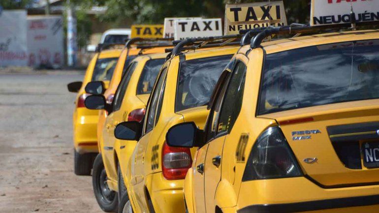Los taxistas también serán capacitados por la llegada del Metrobús