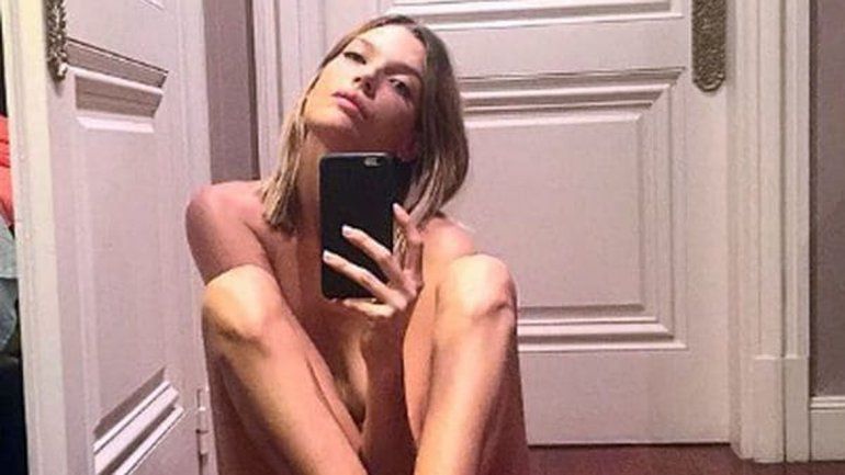 El desnudode Chloé Bello hizo arder Instagram 