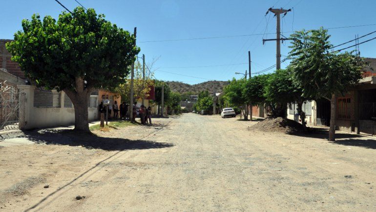 La joven mujer fue asesinada en la calle Pedro Antonio Moreno, casi Combate de San Lorenzo, en el barrio Villa Ceferino.