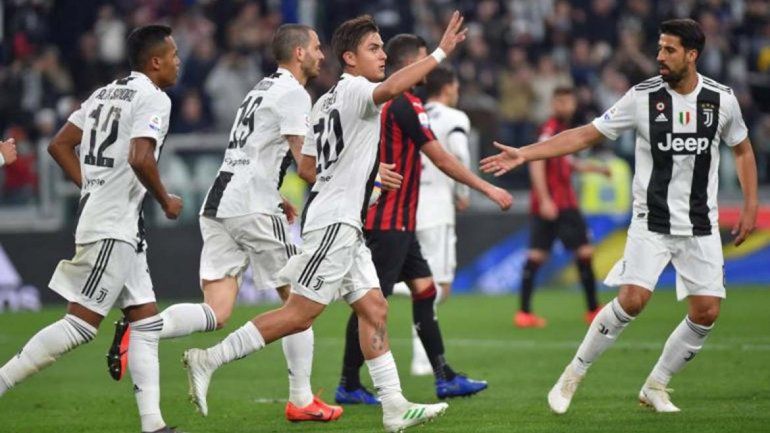 Dybala aportó un gol en la victoria de Juventus que va rumbo a otro título