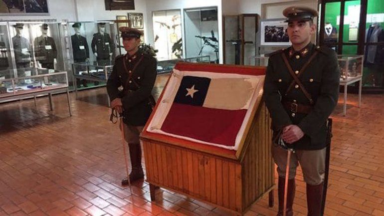 Argentina restituye a Chile una bandera retenida en un conflicto de 1965