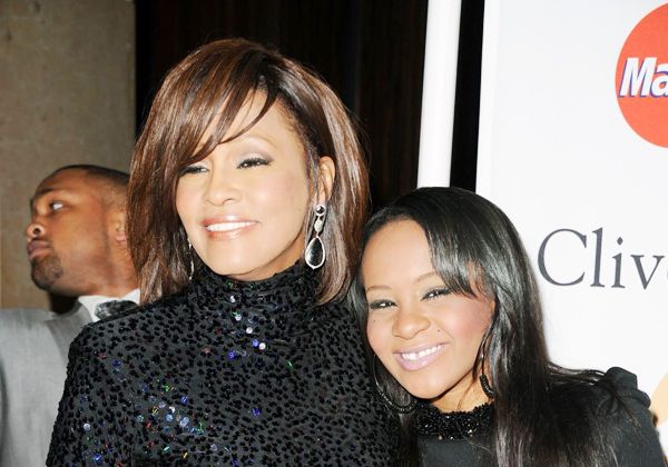 La hija de Whitney Houston sería desconectada hoy