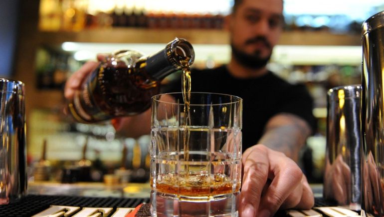 Cata whisky y se encerró para no perder el olfato