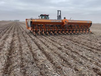 El campo puede ser nuevamente el motor del desarrollo económico de la Argentina. El campo puede ser nuevamente el motor del desarrollo económico de la Argentina.