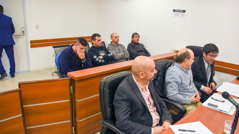 Todos fueron condenados por la cueva de alcohol