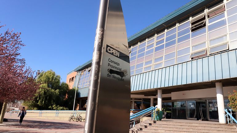 EL CPE le dio información sobre los certificados truchos al fiscal de Estado, pidió abrir una causa penal contra médicos y docentes. EL CPE le dio información sobre los certificados truchos al fiscal de Estado, pidió abrir una causa penal contra médicos y docentes.