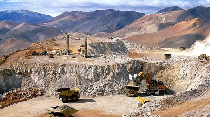 Las provincias podrán elevar el tope de las regalías del 3% al 5% solo para los nuevos proyectos mineros. Las provincias podrán elevar el tope de las regalías del 3% al 5% solo para los nuevos proyectos mineros.