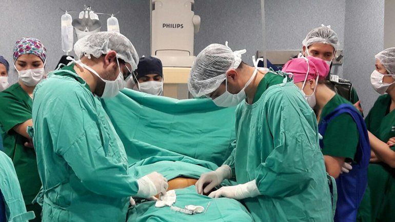 La intervención en Neuquén consistió en la colocación de un soporte ventricular que posibilitó que la paciente sea trasladada a Buenos Aires.&nbsp;