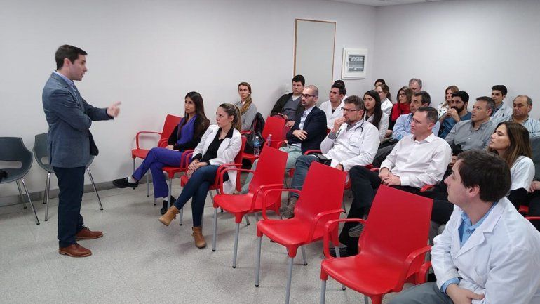 Reconocido especialista disertó en el COI sobre metástasis espinal