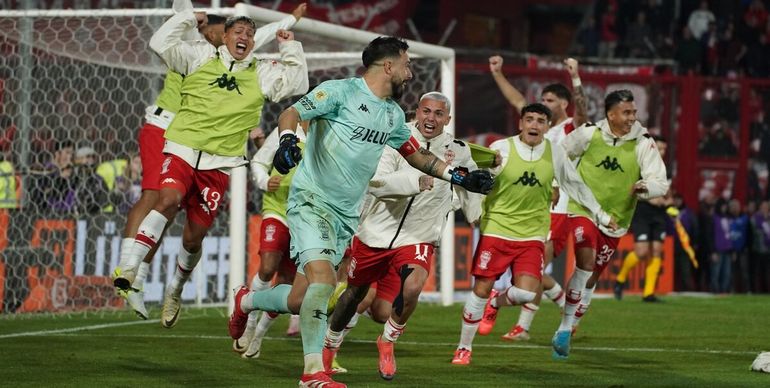 Huracán es el primer finalista del Apertura: le ganó por penales a Independiente en una infartante definición