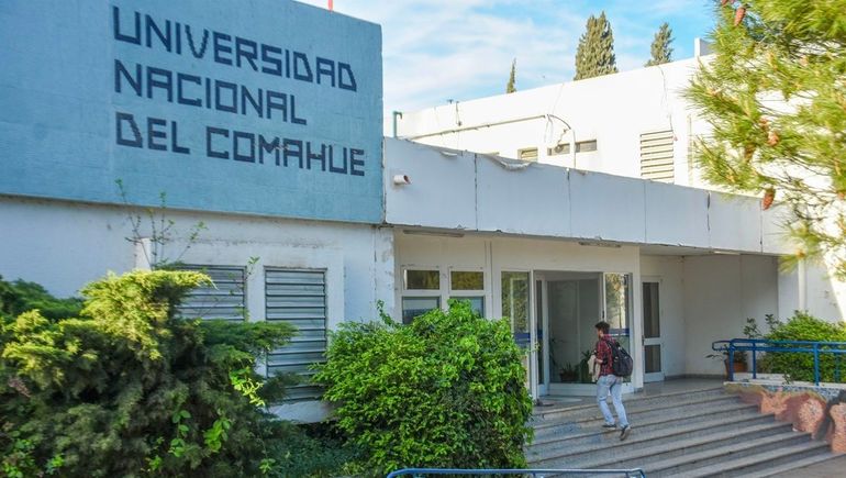 Bronca por inseguridad en la UNCo: Se roban una moto o un auto por mes