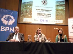 La SRN presentó sus eventos ganaderos en la torre del BPN. Foto: Claudio Espinoza. La SRN presentó sus eventos ganaderos en la torre del BPN. Foto: Claudio Espinoza.