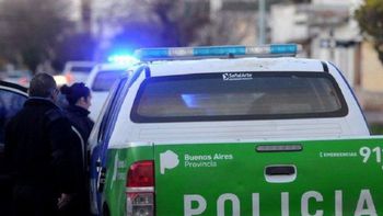 delincuentes balearon el frente de una casa y mataron a una mujer embarazada delincuentes balearon el frente de una casa y mataron a una mujer embarazada
